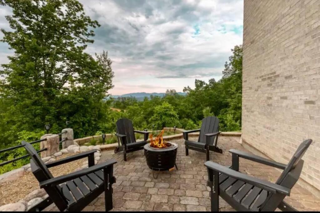 Mountain Top Oasis Villa Sevierville Exterior photo